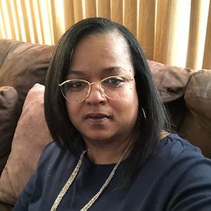 Meet your Posher, Denise